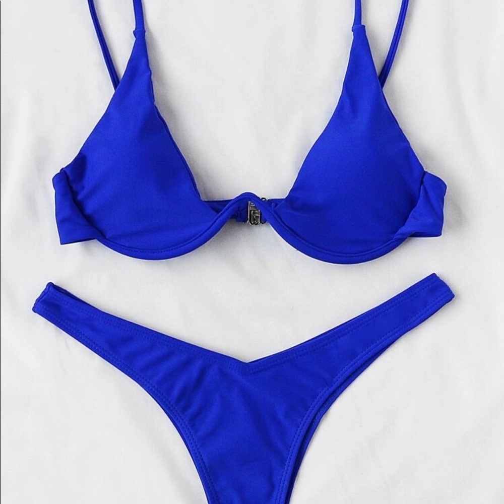 Blue underwire bikini